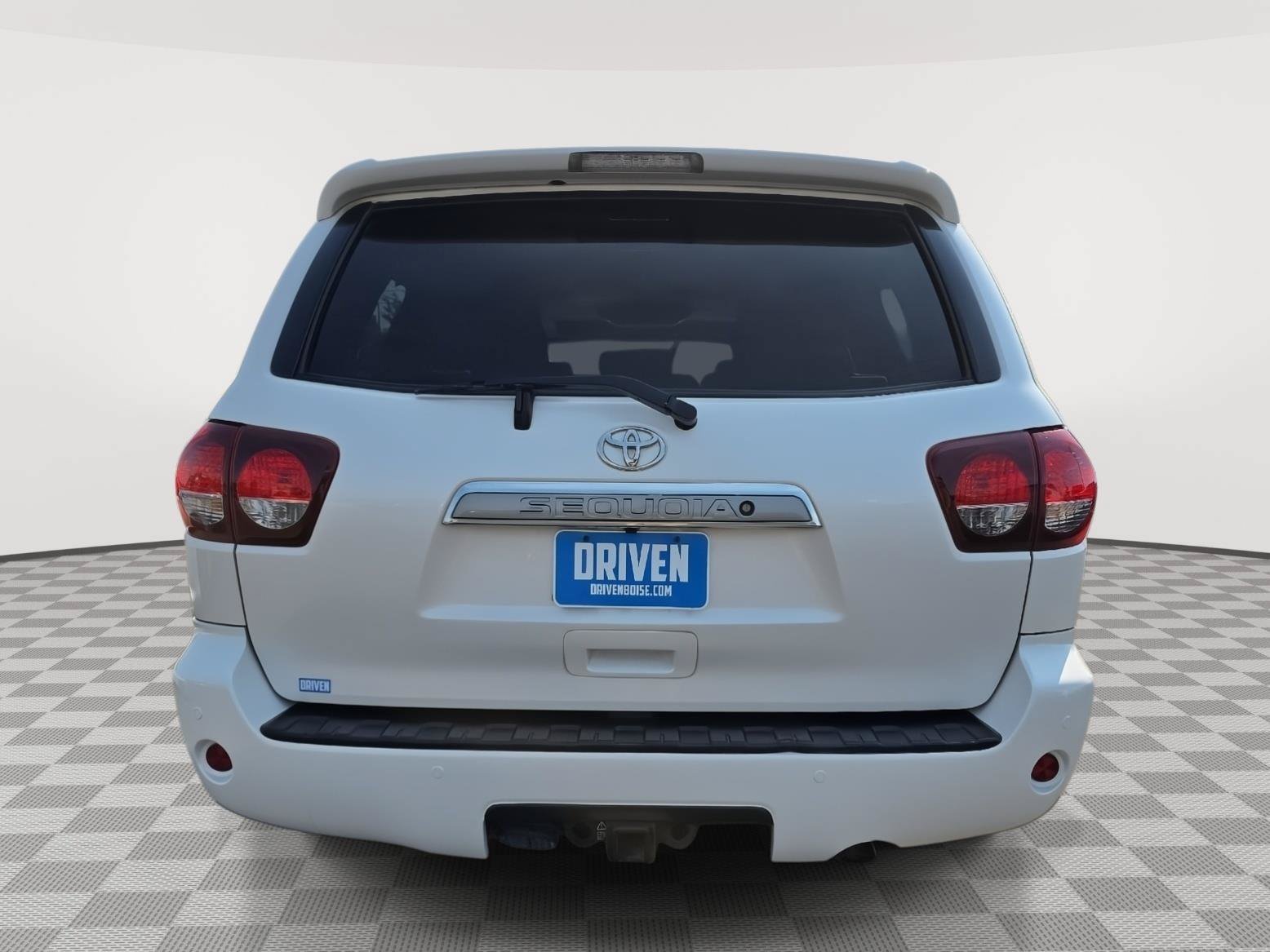 Used 2018 Toyota Sequoia Platinum AWD/4WD image 5