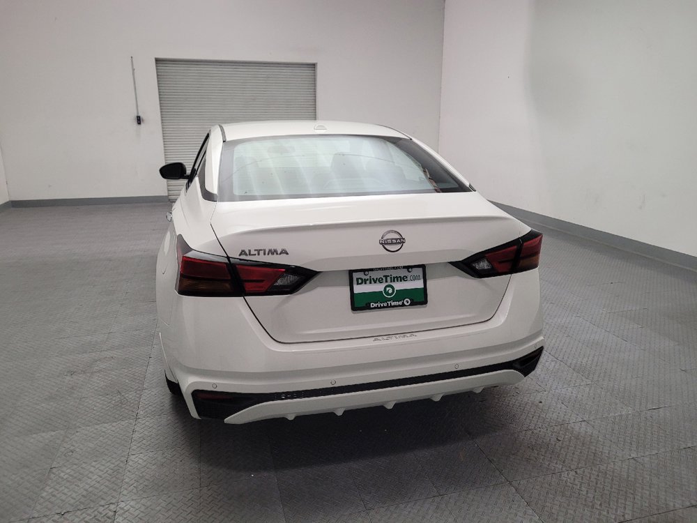 Used 2025 Nissan Altima 2.5 SV FWD image 6