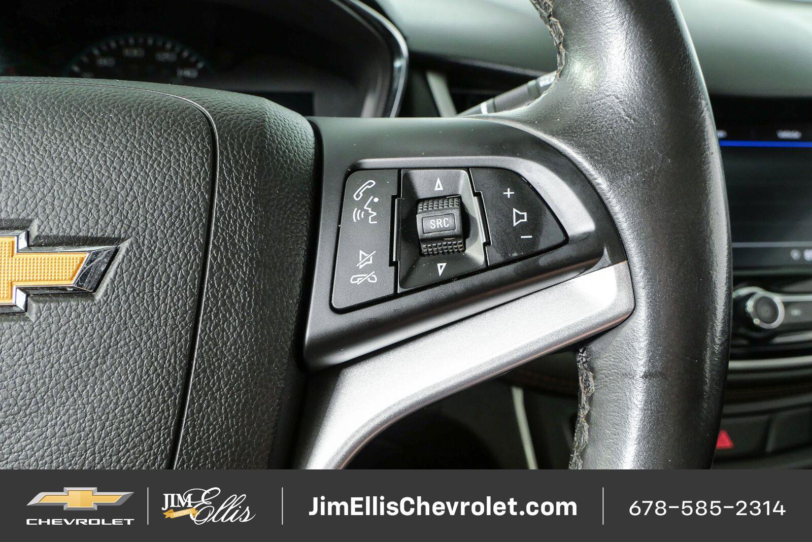 Certified 2020 Chevrolet Trax LT w/ LT Convenience Package AWD/4WD image 11