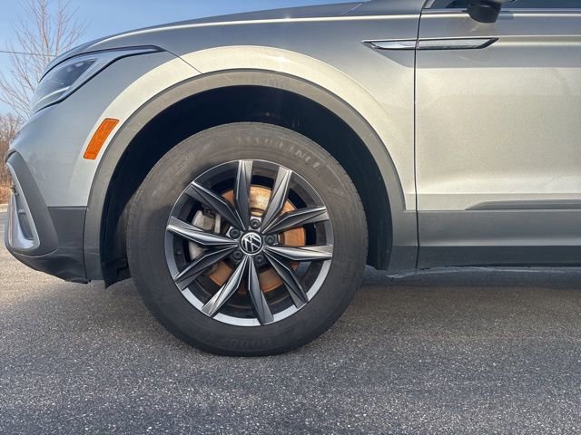 Used 2022 Volkswagen Tiguan SE image 11