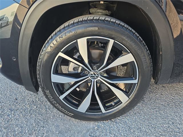 Used 2024 Volkswagen Atlas SEL Premium R-Line image 10