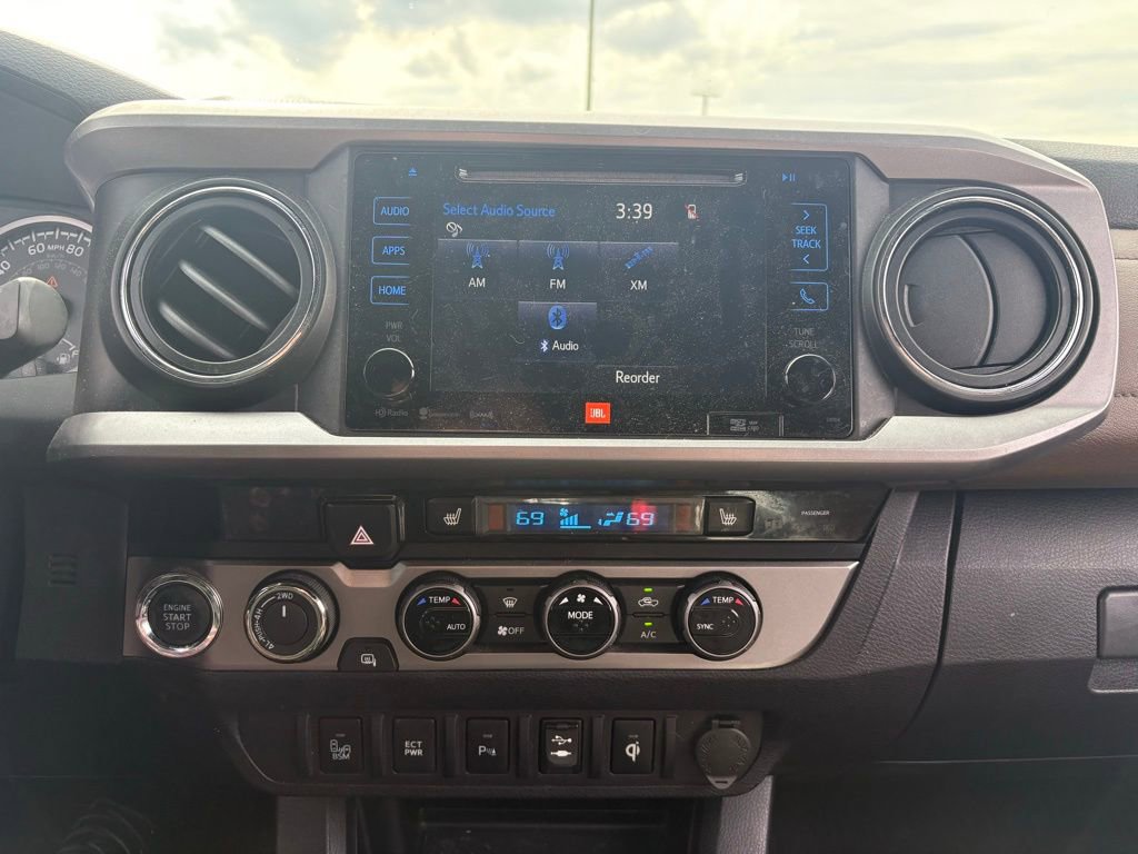 Used 2017 Toyota Tacoma Limited w/ Tow Package AWD/4WD image 7