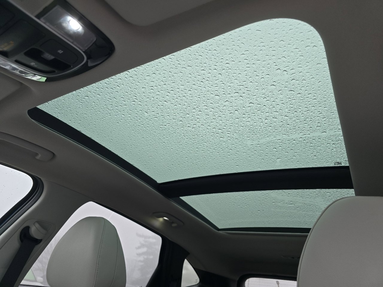 Used 2022 Hyundai Tucson Limited w/ Cargo Package image 3