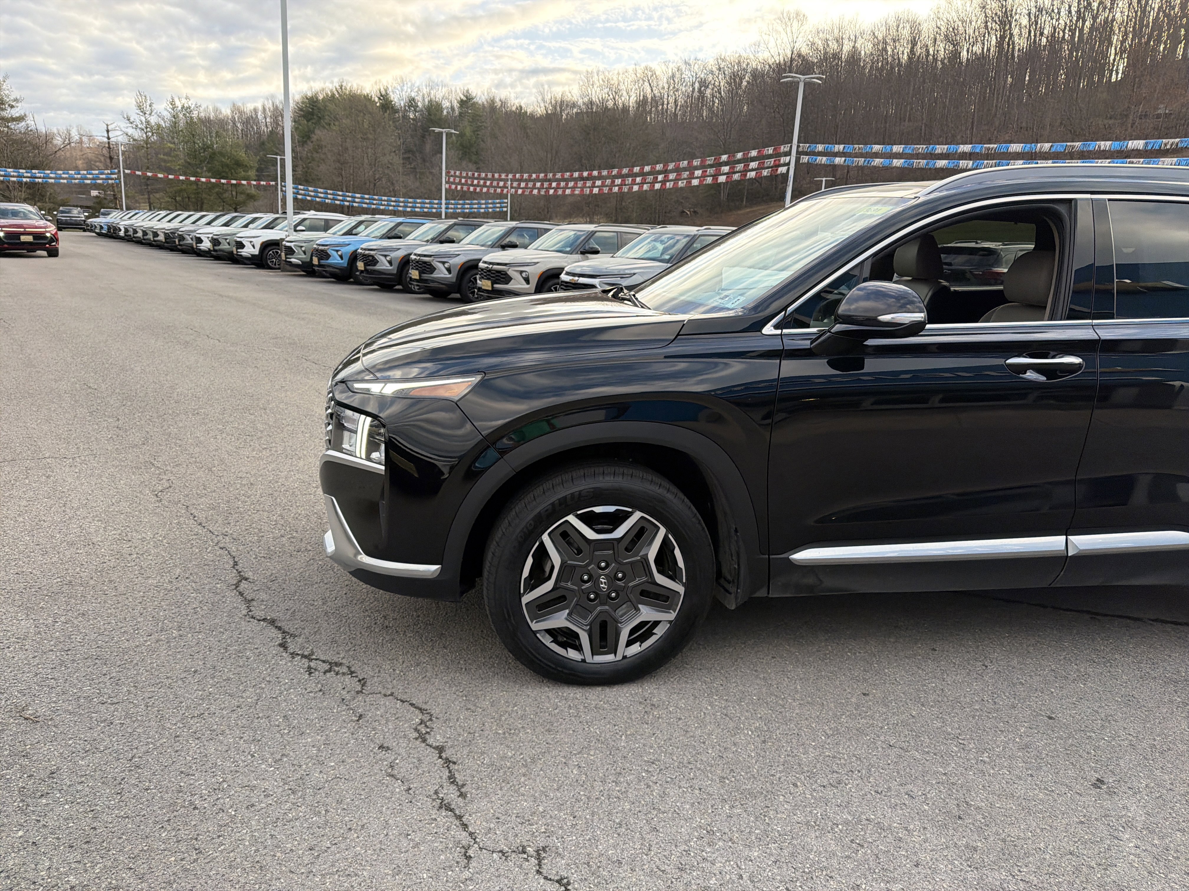 Used 2023 Hyundai Santa Fe SEL Premium w/ Cargo Package AWD/4WD image 9