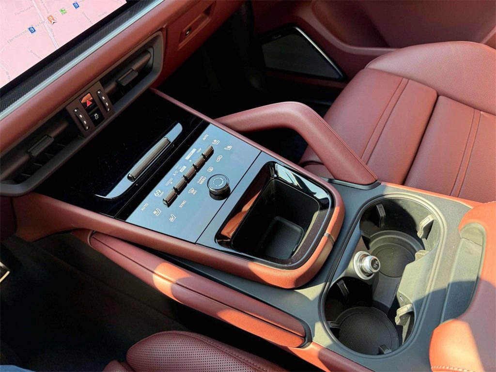 New 2026 Porsche Cayenne Turbo AWD/4WD image 29