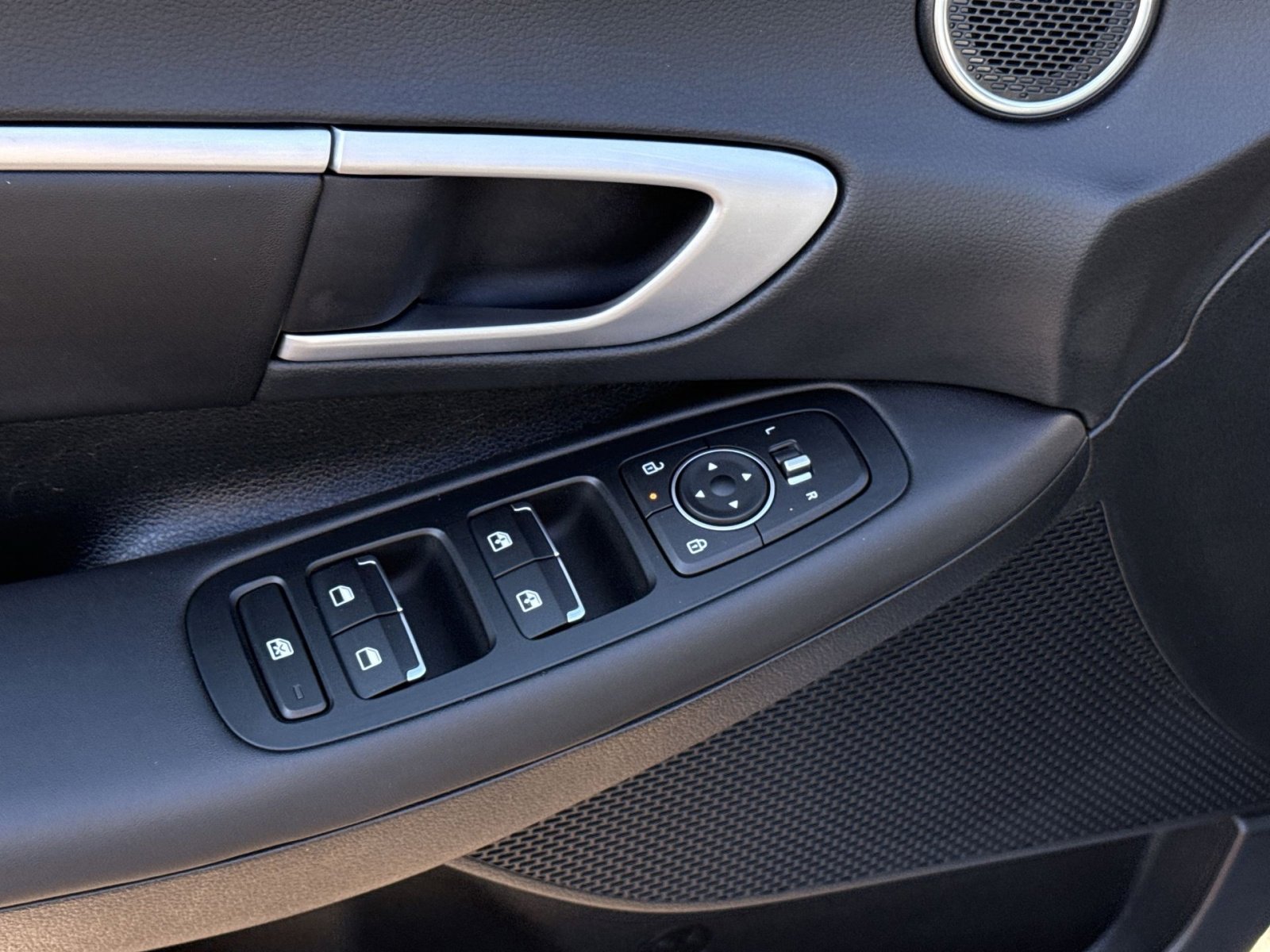 Certified 2025 Hyundai Sonata SEL image 15