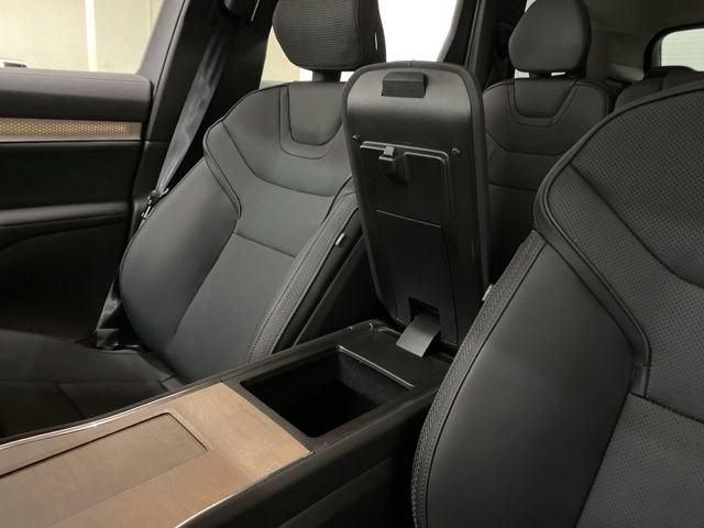 Used 2025 Volvo EX90 Ultra AWD/4WD image 66