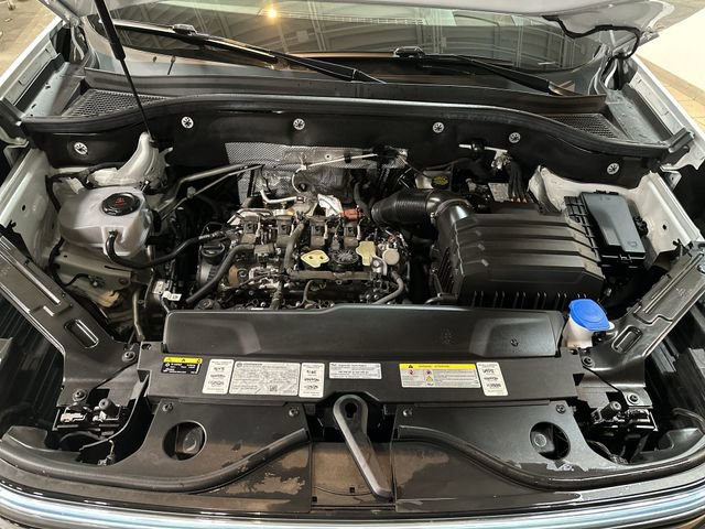Used 2024 Volkswagen Atlas Cross Sport SEL R-Line image 20