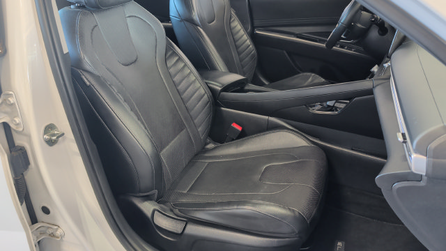 Used 2022 Hyundai Elantra Limited FWD image 24