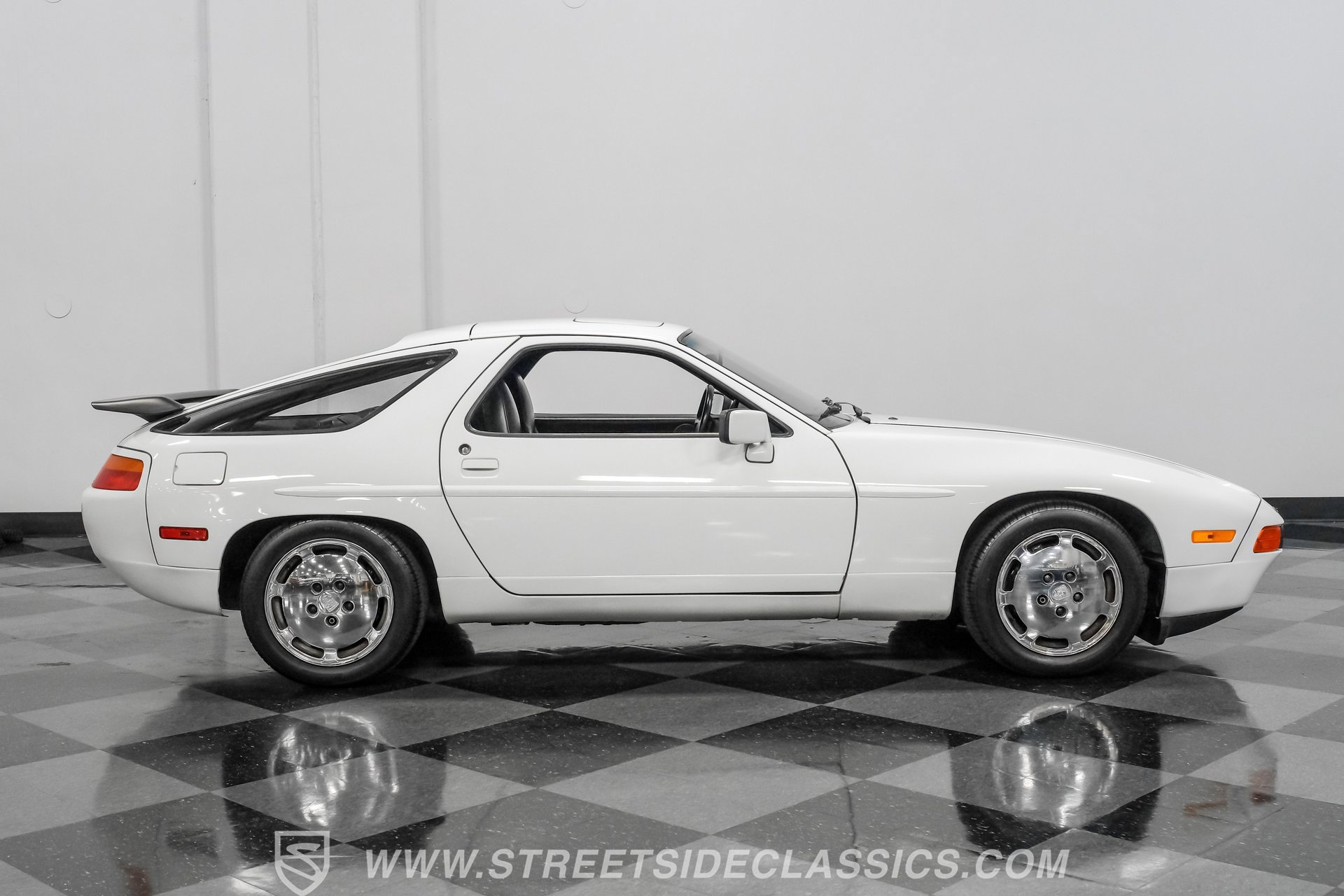 Used 1987 Porsche 928 S4 RWD image 12
