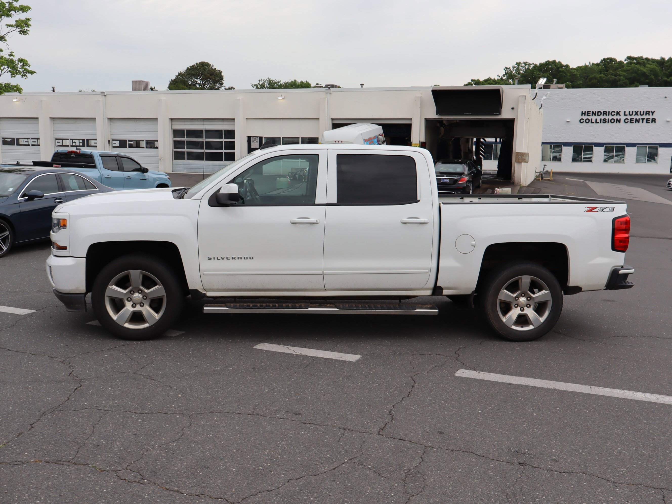 Used 2018 Chevrolet Silverado 1500 LT w/ All Star Edition AWD/4WD image 18