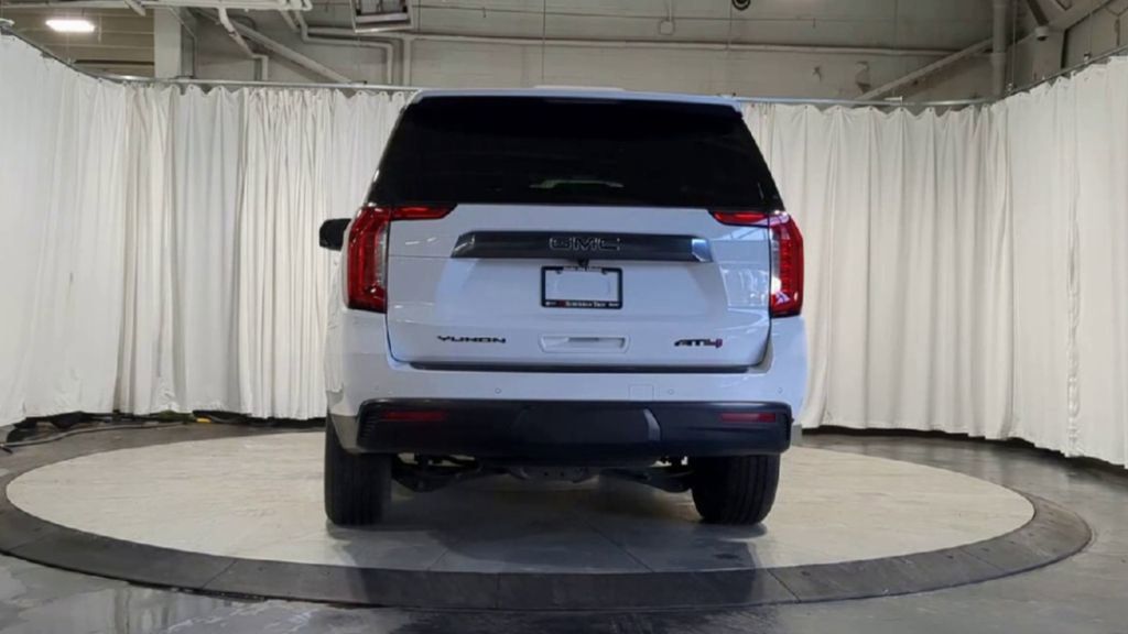 Used 2023 GMC Yukon AT4 w/ Technology Package image 9