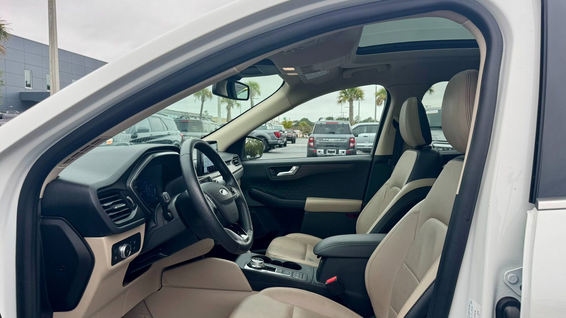 Certified 2020 Ford Escape Titanium image 24