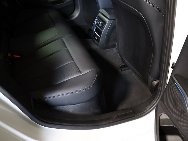 Used 2025 BMW 330i xDrive Sedan AWD/4WD image 32