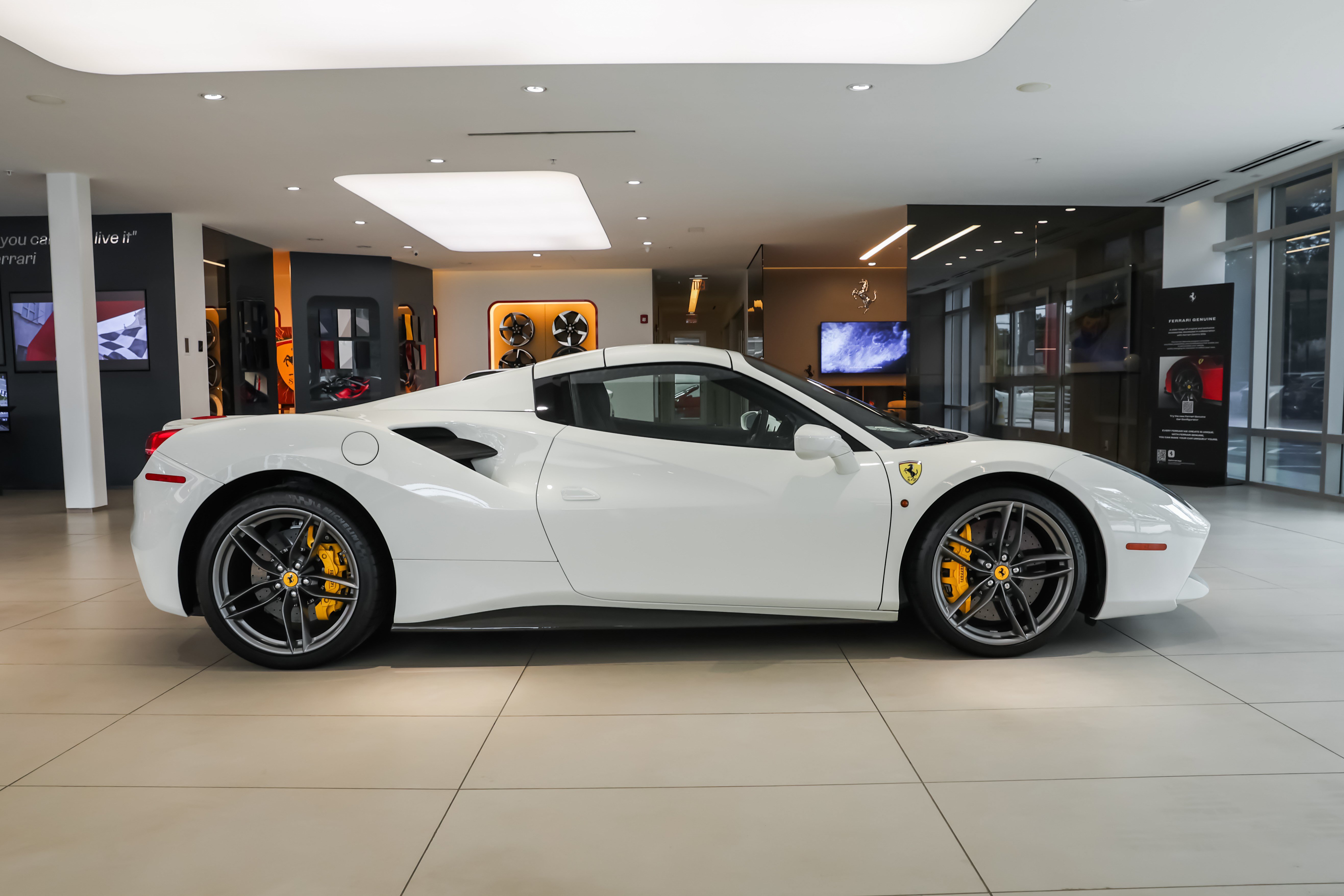 Used 2018 Ferrari 488 Spider RWD image 35