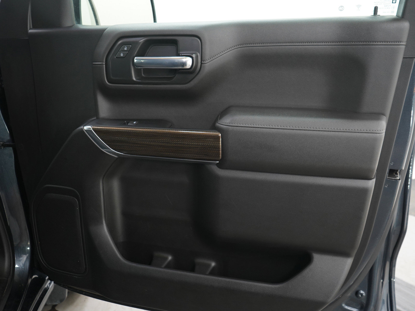 Used 2022 Chevrolet Silverado 1500 LT AWD/4WD image 12