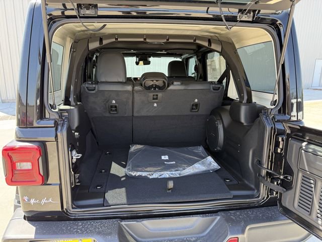 New 2025 Jeep Wrangler Sahara w/ Technology Group image 11