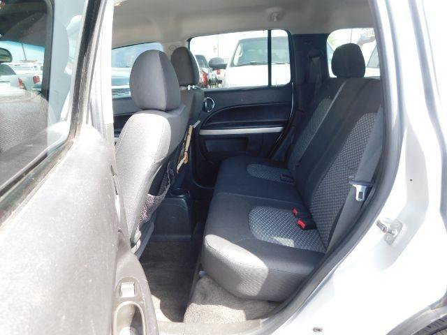Used 2009 Chevrolet HHR LS image 13