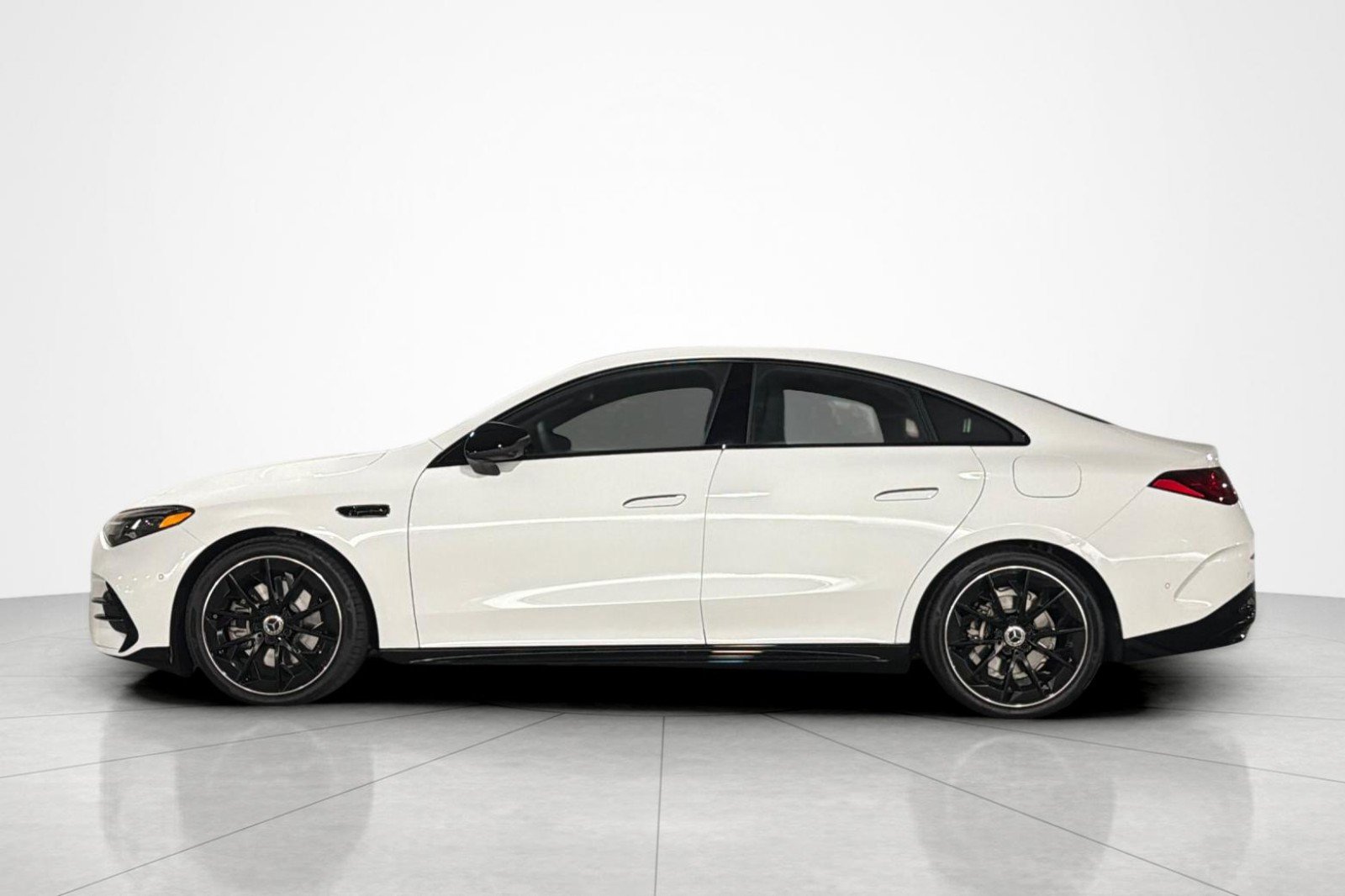 New 2027 Mercedes-Benz CLA 220 image 2