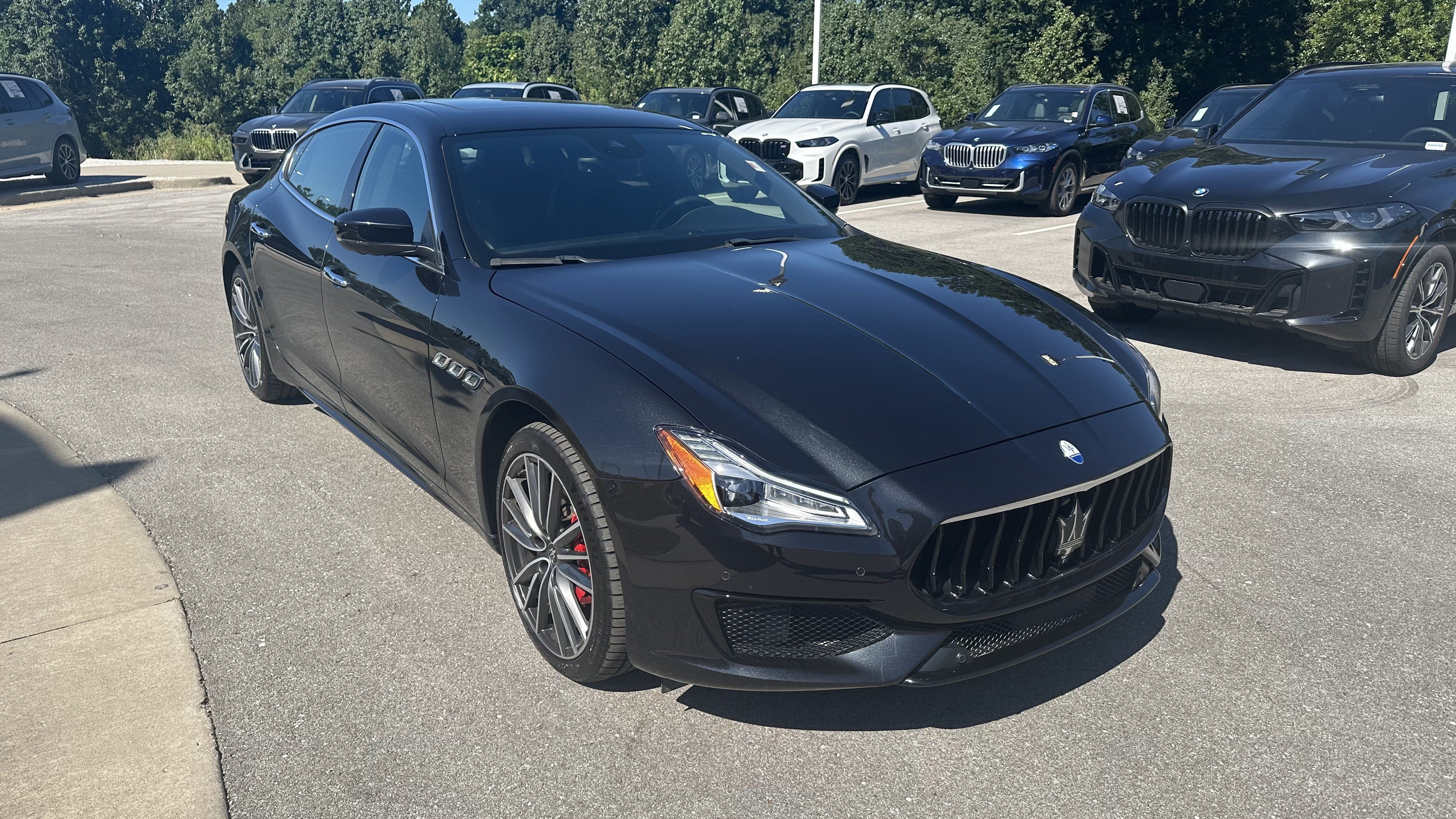 Used 2022 Maserati Quattroporte Modena Q4 AWD/4WD image 2