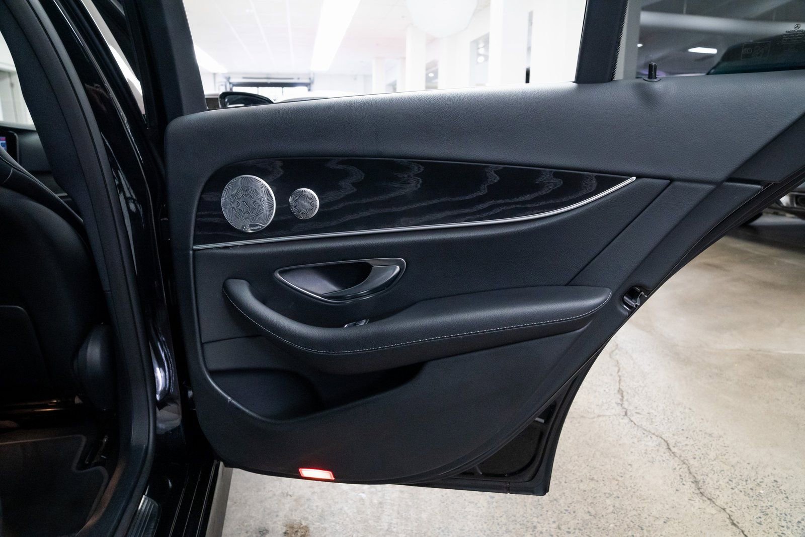 Used 2017 Mercedes-Benz E 400 E 400 image 22