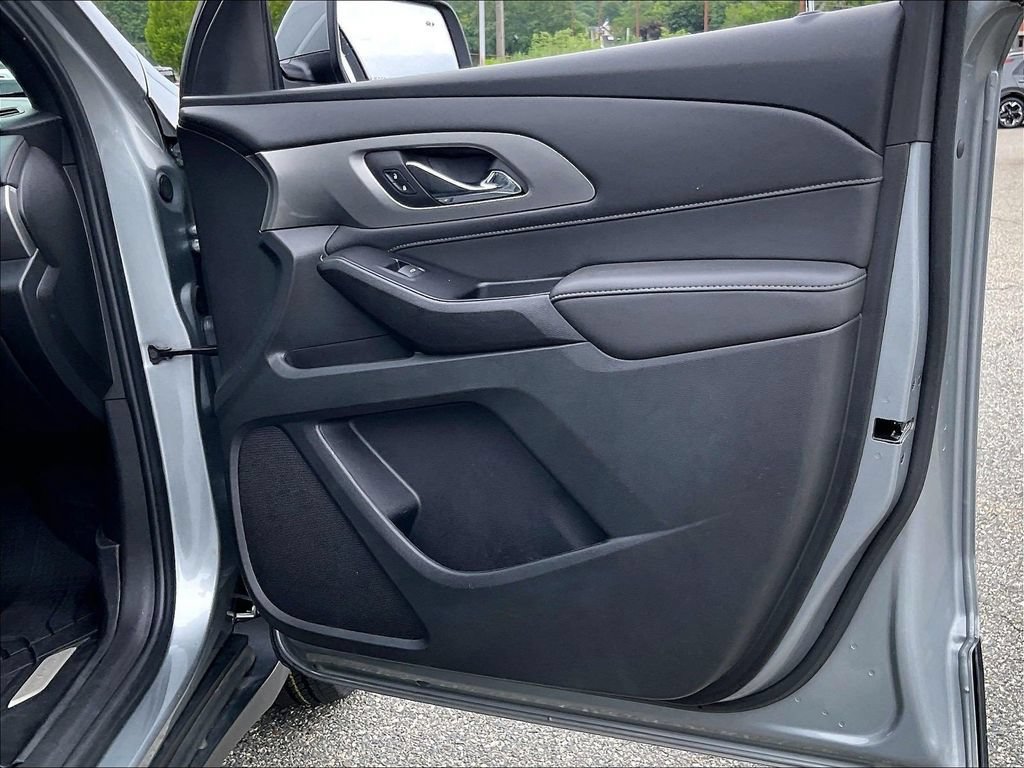 Used 2023 Chevrolet Traverse LT w/ LPO, Floor Liner Package AWD/4WD image 12