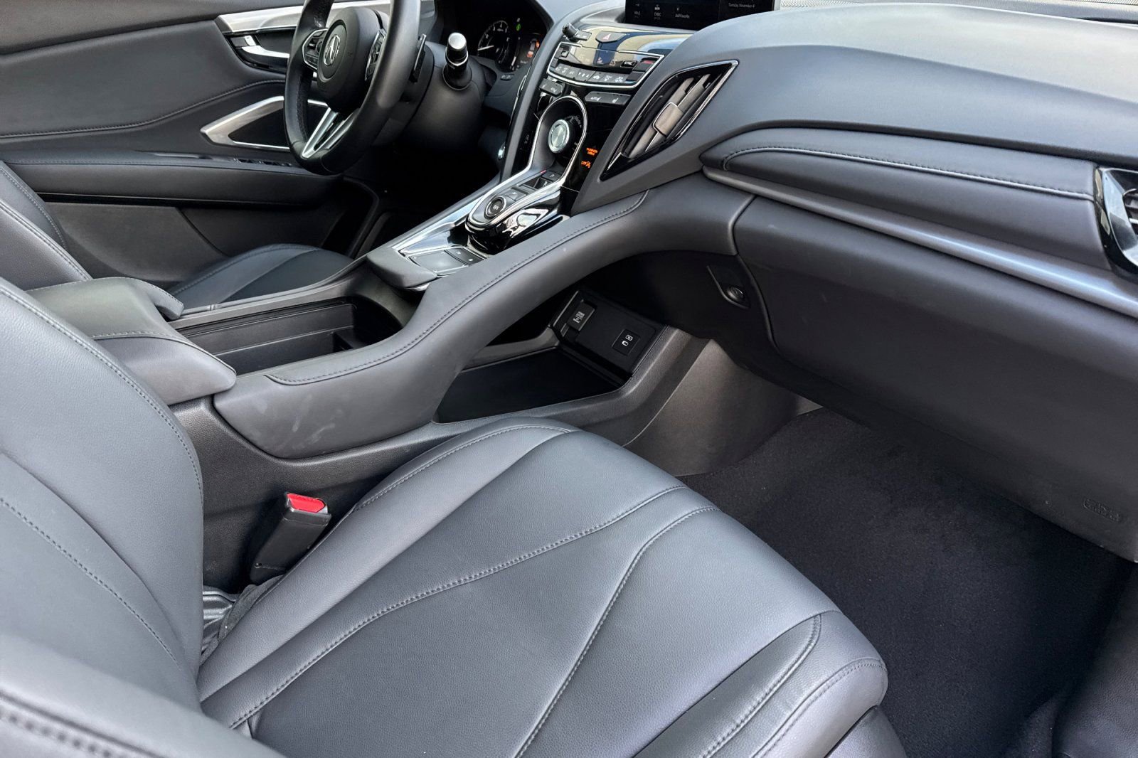 Used 2024 Acura RDX SH-AWD image 17