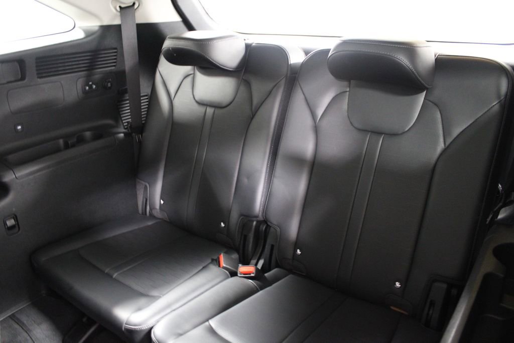 Used 2024 Kia Sorento S image 23