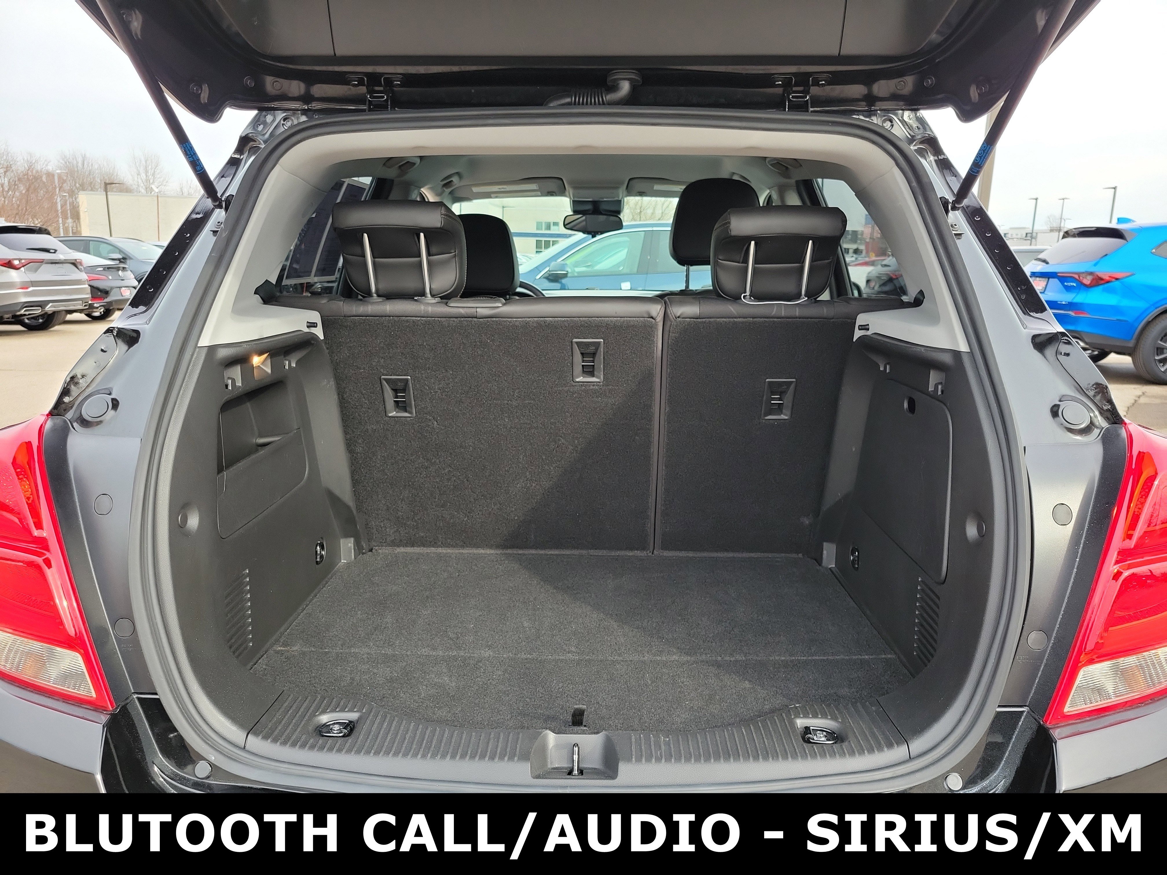 Used 2022 Chevrolet Trax LT w/ LT Convenience Package image 8