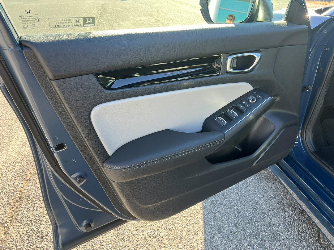 Used 2025 Honda Civic Sport image 11