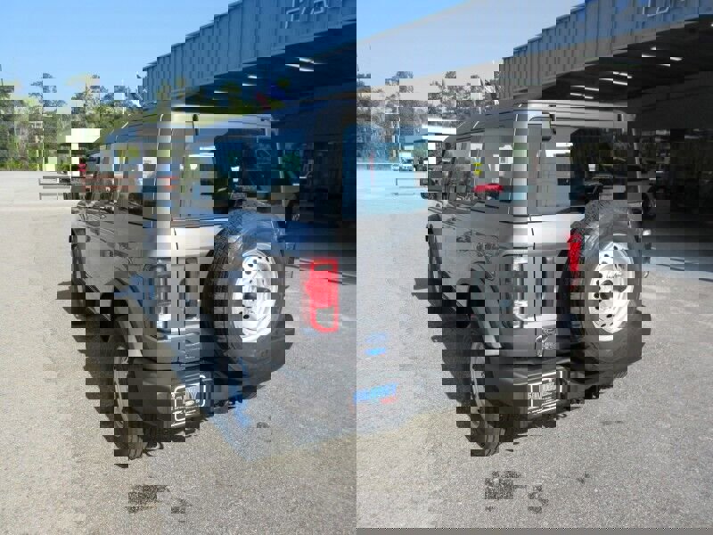 New 2025 Ford Bronco 4-Door image 3