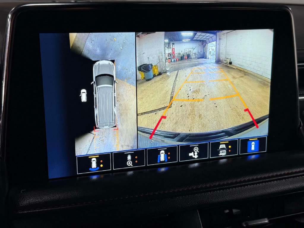 Used 2022 Chevrolet Suburban RST w/ Luxury Package RWD image 23