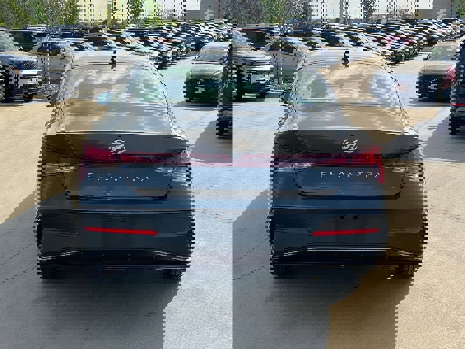 Used 2024 Hyundai Elantra SEL image 11