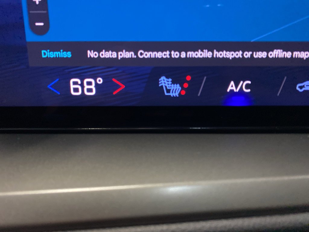 Used 2025 Chevrolet Traverse LT image 28