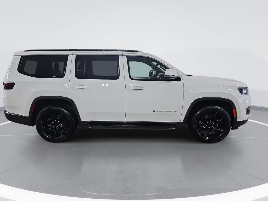 Used 2022 Jeep Wagoneer Series II AWD/4WD image 2