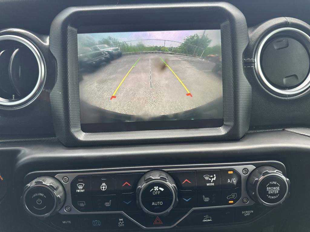 Used 2021 Jeep Wrangler Unlimited Sahara w/ Cold Weather Group AWD/4WD image 34