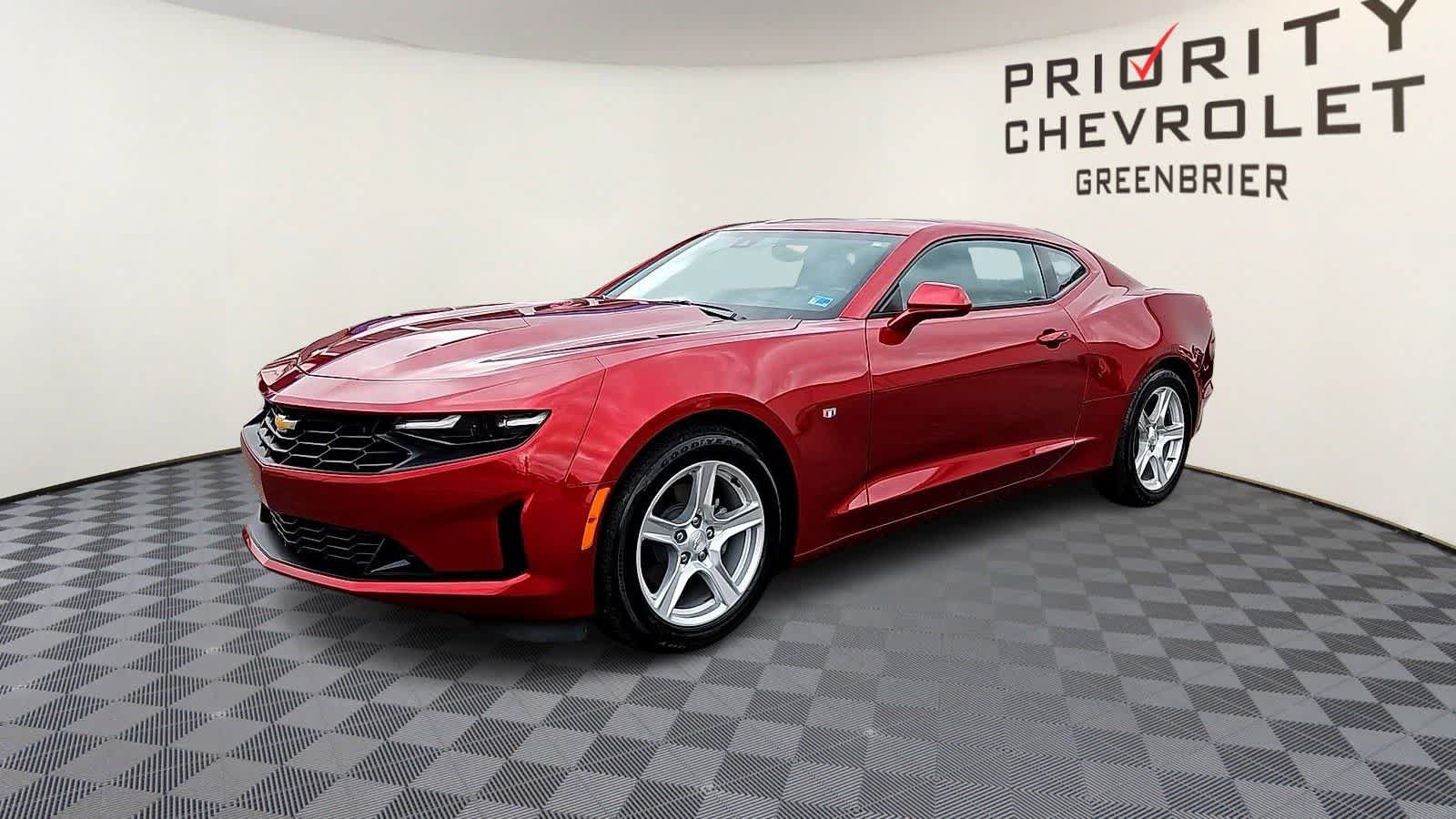 Used 2024 Chevrolet Camaro LT RWD image 4