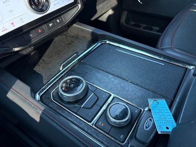 Used 2023 Ford Expedition Limited image 35