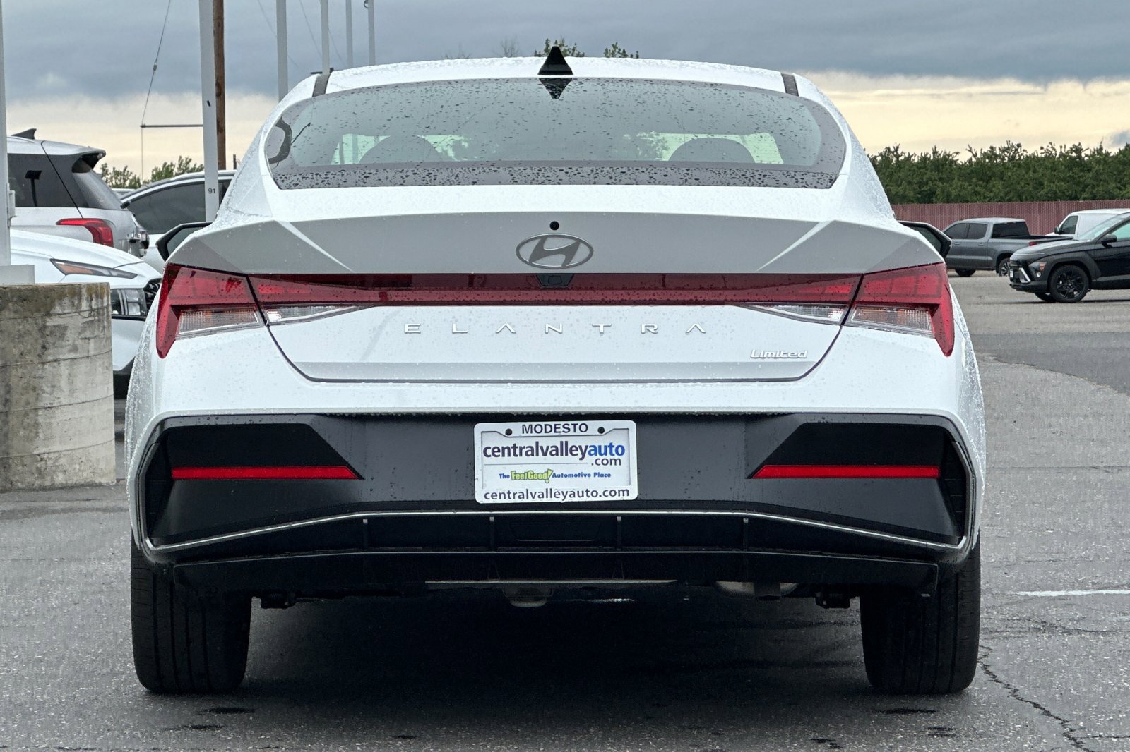 New 2026 Hyundai Elantra Limited FWD image 5