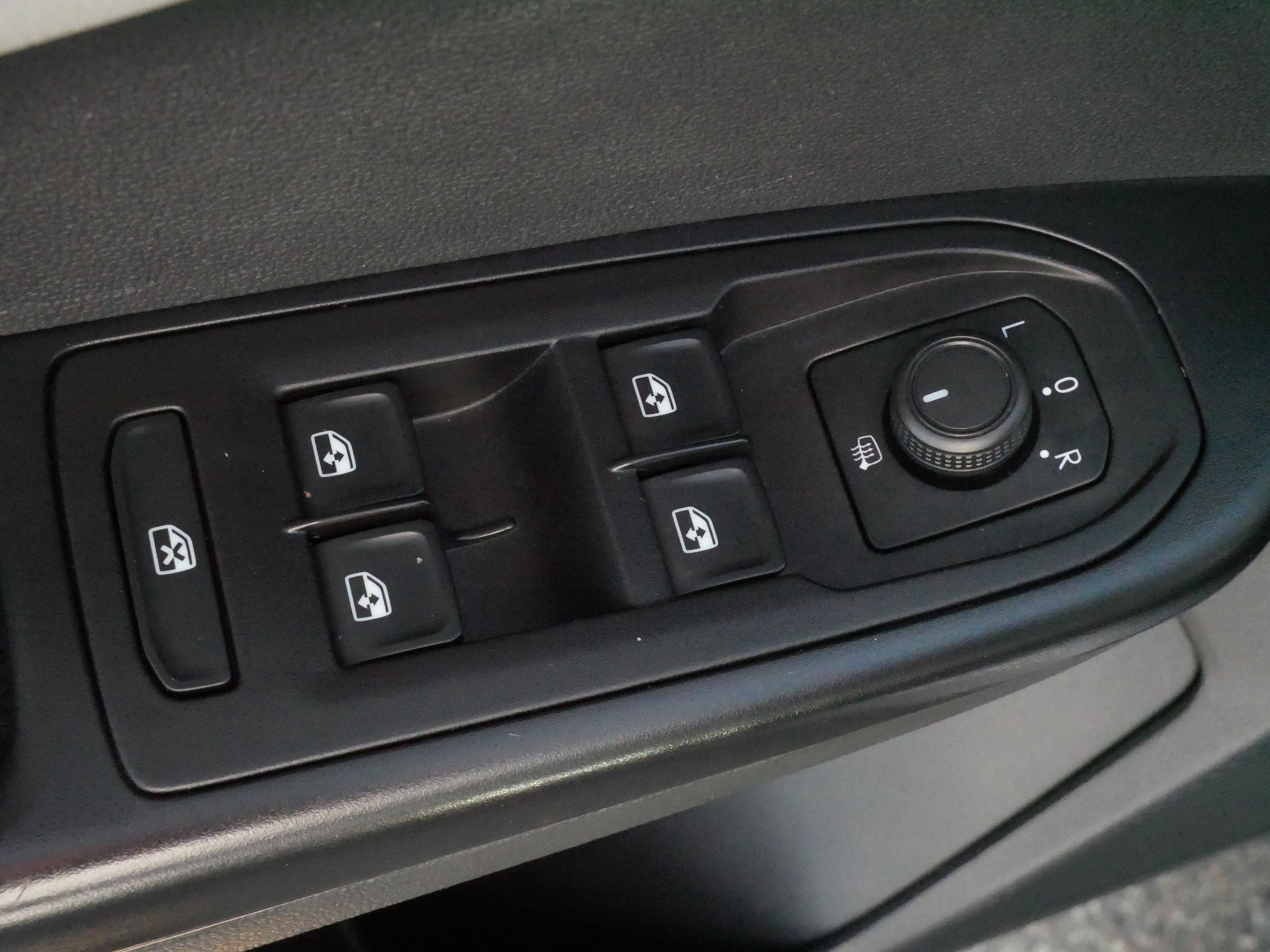 Used 2023 Volkswagen Taos SE w/ Panoramic Sunroof Package image 19