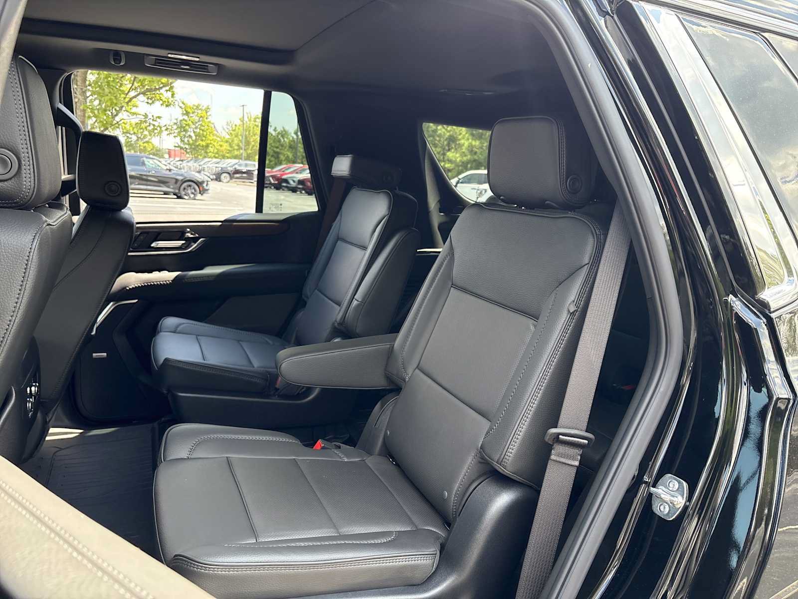 New 2026 GMC Yukon Denali w/ Sun & Power Step Package AWD/4WD image 17