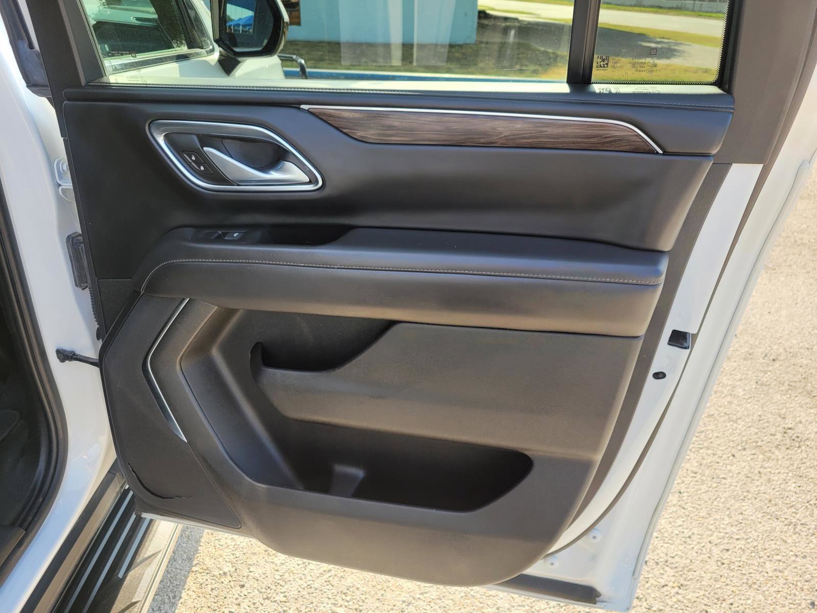 Used 2023 Chevrolet Suburban LS RWD image 11