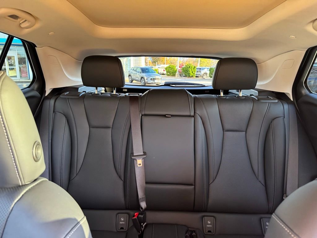 Used 2022 Buick Envision Essence w/ Safety Package image 16