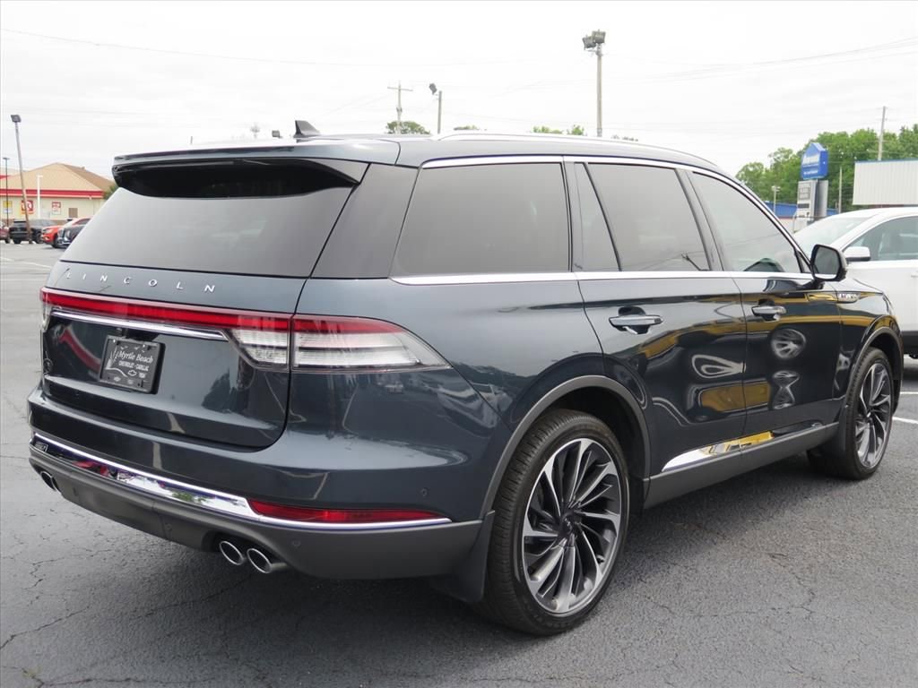 Used 2022 Lincoln Aviator Reserve w/ Equipment Group 201A AWD/4WD image 3