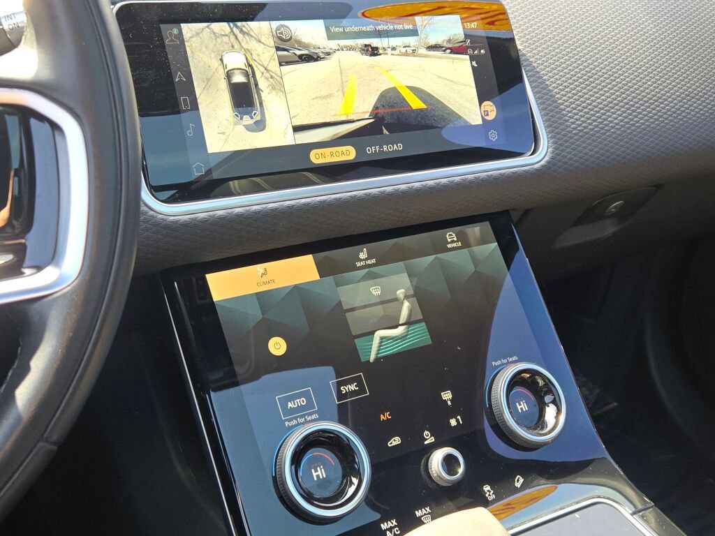 Used 2021 Land Rover Range Rover Velar R-Dynamic S image 26