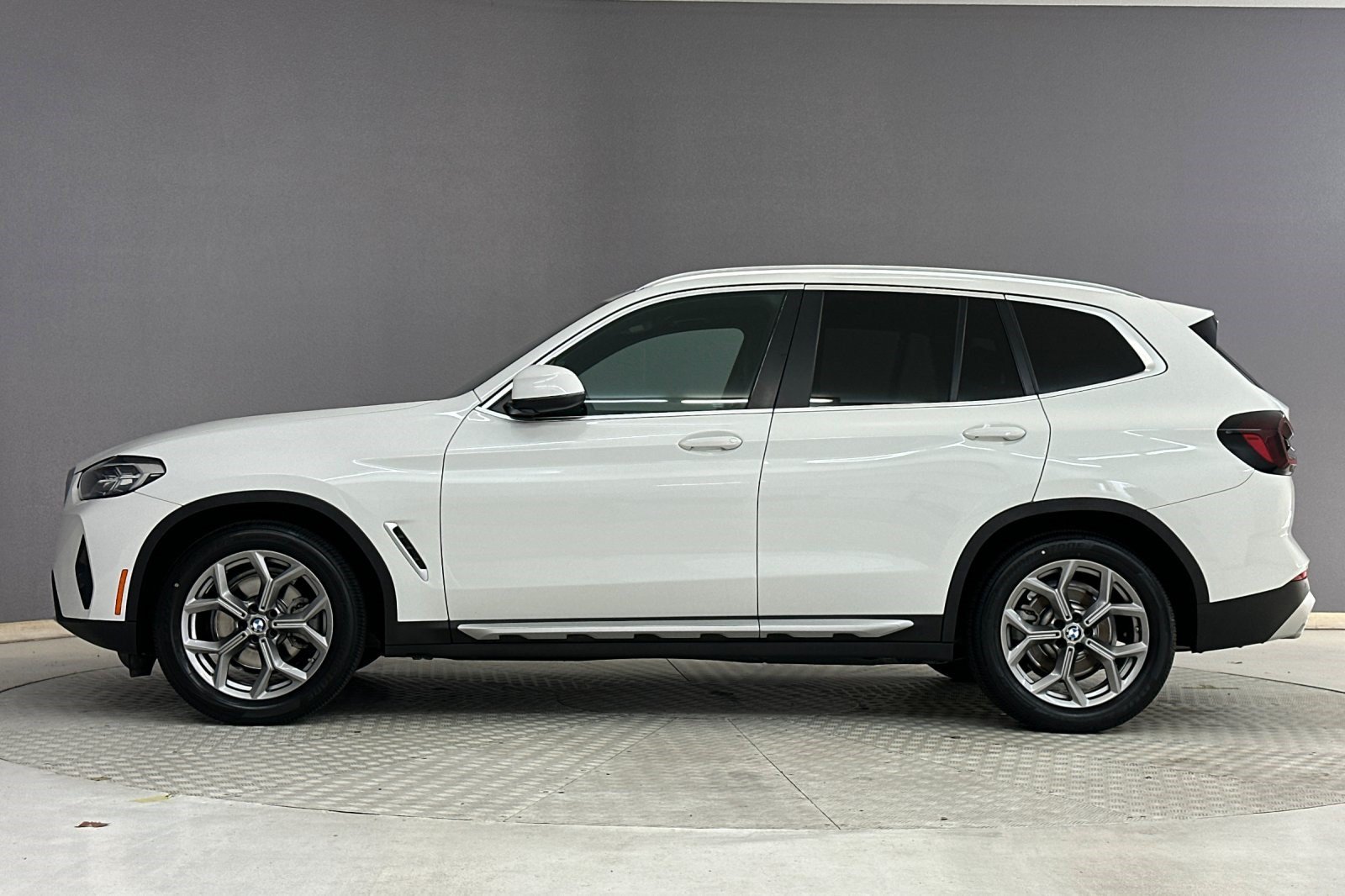 Certified 2023 BMW X3 sDrive30i w/ Premium Package RWD image 2