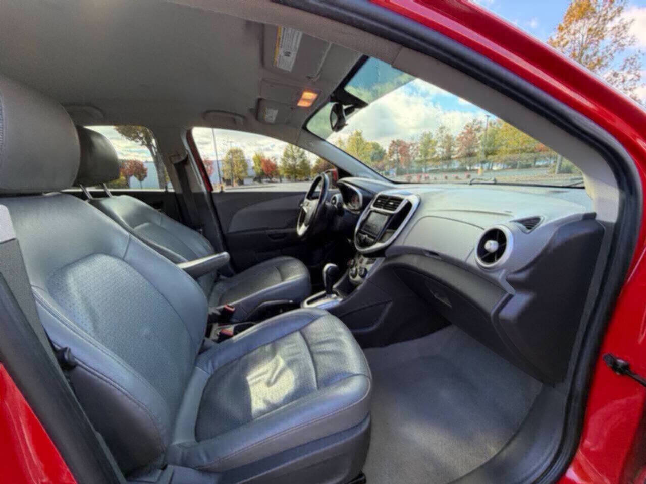 Used 2017 Chevrolet Sonic Premier image 17