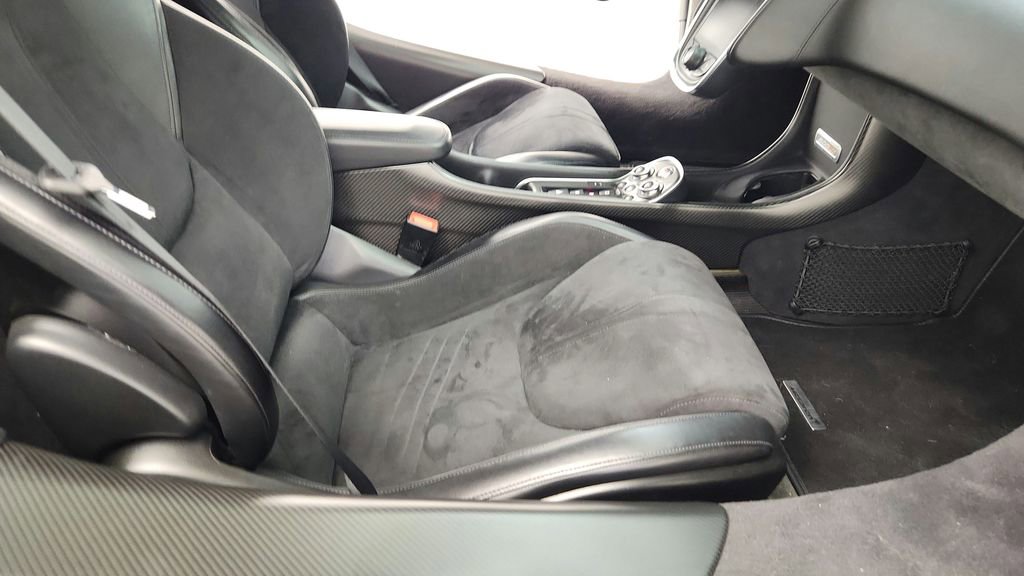 Used 2019 McLaren 600LT RWD image 44