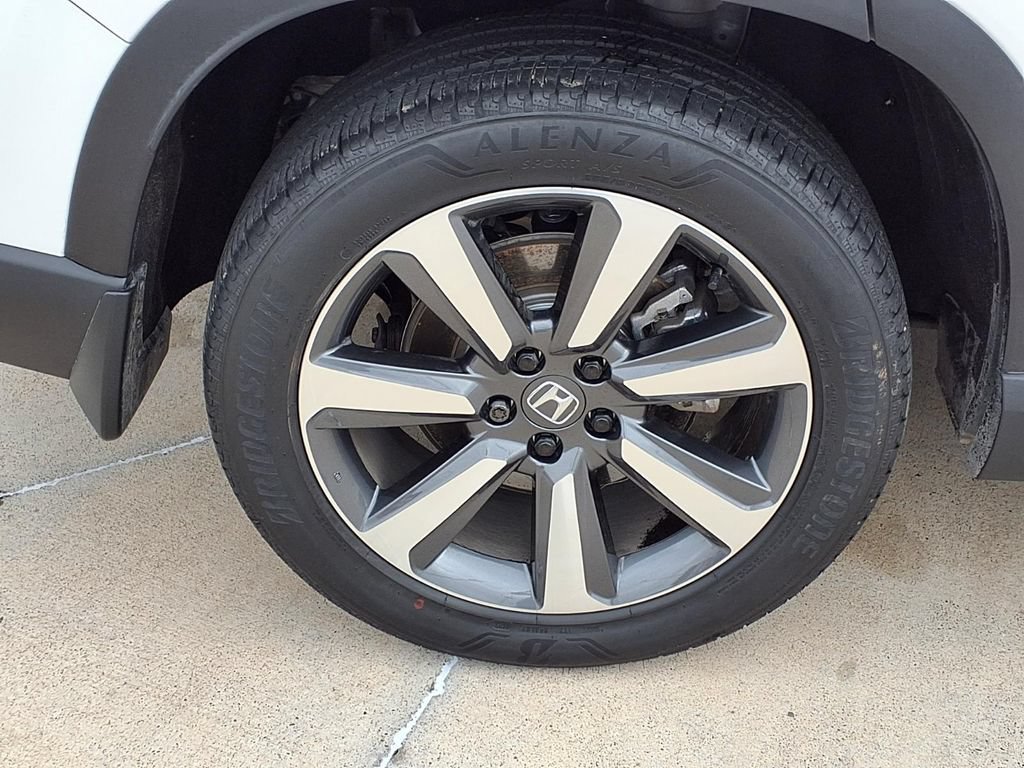 Certified 2024 Honda Pilot Touring image 9