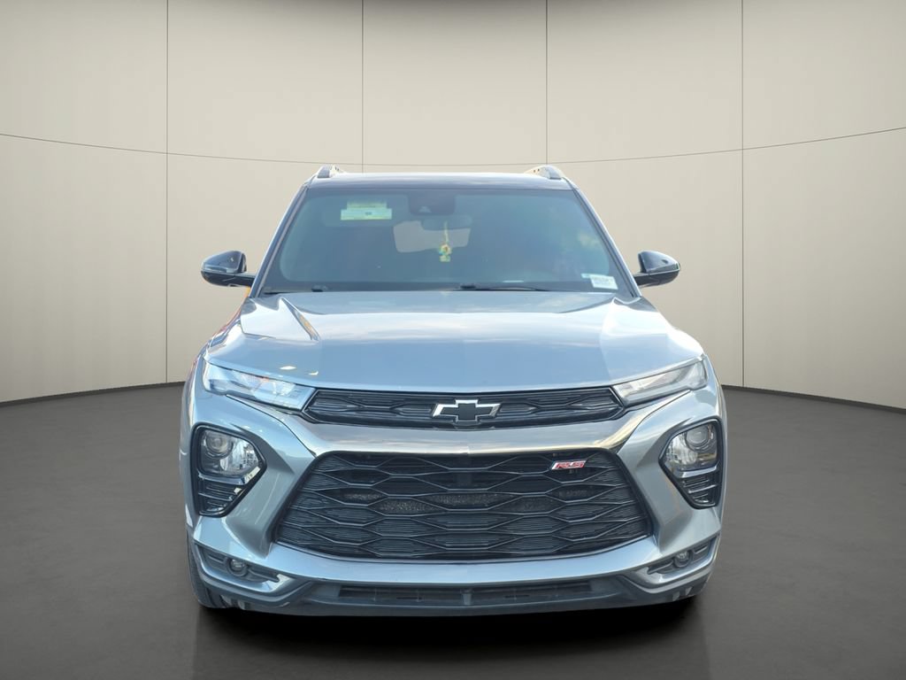 Used 2021 Chevrolet TrailBlazer RS w/ Driver Confidence Package FWD image 2